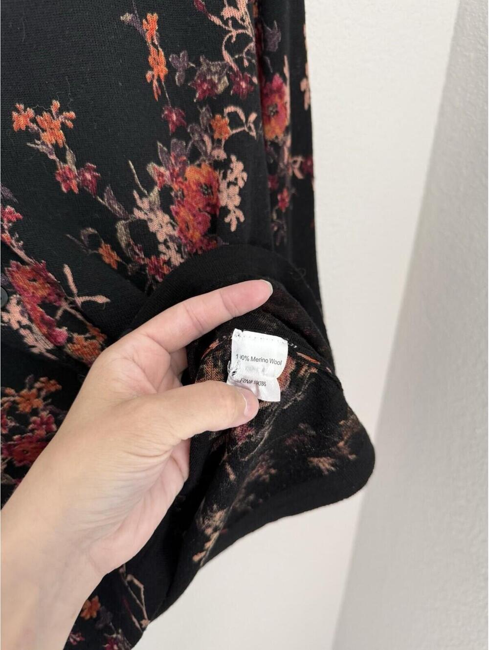 Garnet Hill 100% Merino Wool Floral Cardigan Sweater Women’s Small Black Spring - Picture 3 of 6